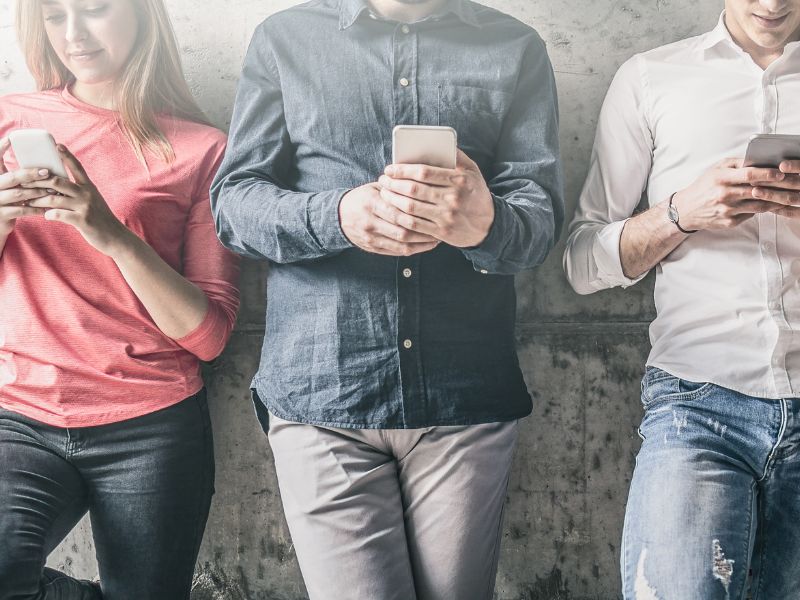 Wie schädlich kann ein kurzer Blick auf unser Smartphone schon sein?