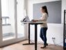 Wie höhenverstellbare Schreibtische im Büro der Rücken-Gesundheit helfen
