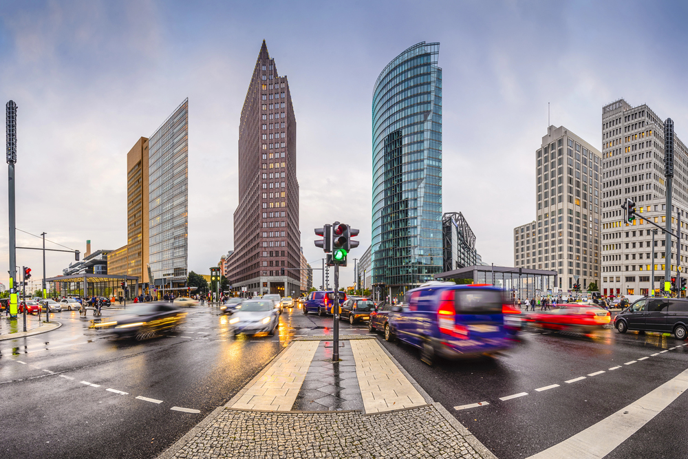 BSI informiert zu Cybersicherheit im Straßenverkehr