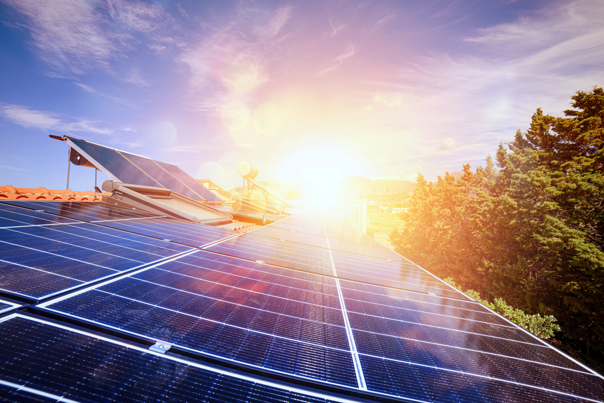Wechselrichter, Batteriespeicher, Smart Meter: Die Technik hinter einer modernen PV-Anlage
